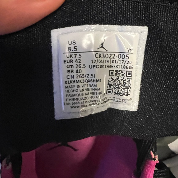 Air Jordan 1 Low SE GS Black Active Fuchsia - Picture 6 of 6